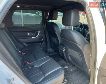 Білий Ленд Ровер Discovery Sport, об'ємом двигуна 2 л та пробігом 134 тис. км за 19900 $, фото 14 на Automoto.ua