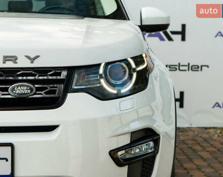 Белый Ленд Ровер Discovery Sport, объемом двигателя 2 л и пробегом 135 тыс. км за 16500 $, фото 4 на Automoto.ua