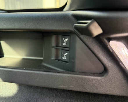 Білий Ленд Ровер Discovery Sport, об'ємом двигуна 2 л та пробігом 108 тис. км за 18500 $, фото 32 на Automoto.ua