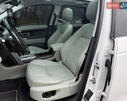 Белый Ленд Ровер Discovery Sport, объемом двигателя 2 л и пробегом 134 тыс. км за 15900 $, фото 19 на Automoto.ua