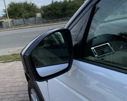 Білий Ленд Ровер Discovery Sport, об'ємом двигуна 2 л та пробігом 182 тис. км за 16700 $, фото 3 на Automoto.ua