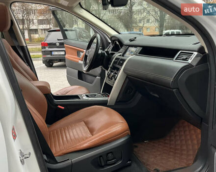 Білий Ленд Ровер Discovery Sport, об'ємом двигуна 2 л та пробігом 148 тис. км за 17800 $, фото 17 на Automoto.ua