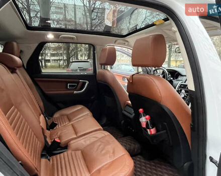 Білий Ленд Ровер Discovery Sport, об'ємом двигуна 2 л та пробігом 148 тис. км за 17800 $, фото 27 на Automoto.ua