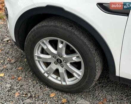 Белый Ленд Ровер Discovery Sport, объемом двигателя 2 л и пробегом 134 тыс. км за 15900 $, фото 18 на Automoto.ua
