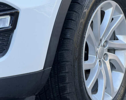 Білий Ленд Ровер Discovery Sport, об'ємом двигуна 2 л та пробігом 122 тис. км за 17500 $, фото 19 на Automoto.ua