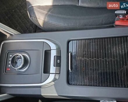 Білий Ленд Ровер Discovery Sport, об'ємом двигуна 2 л та пробігом 153 тис. км за 18700 $, фото 21 на Automoto.ua
