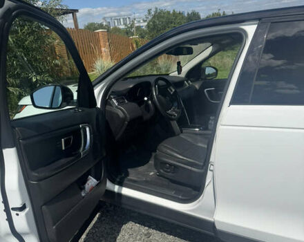 Білий Ленд Ровер Discovery Sport, об'ємом двигуна 2 л та пробігом 216 тис. км за 20000 $, фото 8 на Automoto.ua