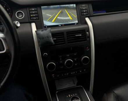 Белый Ленд Ровер Discovery Sport, объемом двигателя 2 л и пробегом 193 тыс. км за 18499 $, фото 15 на Automoto.ua