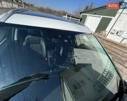 Белый Ленд Ровер Discovery Sport, объемом двигателя 2 л и пробегом 181 тыс. км за 27528 $, фото 3 на Automoto.ua