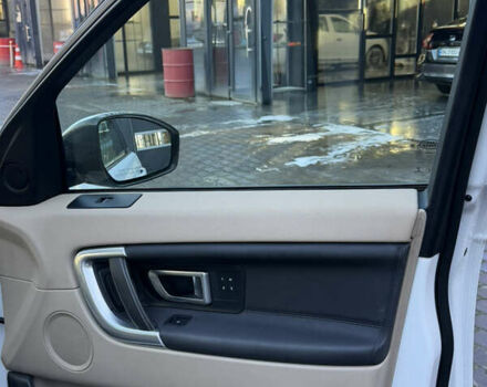 Білий Ленд Ровер Discovery Sport, об'ємом двигуна 2 л та пробігом 122 тис. км за 17500 $, фото 35 на Automoto.ua