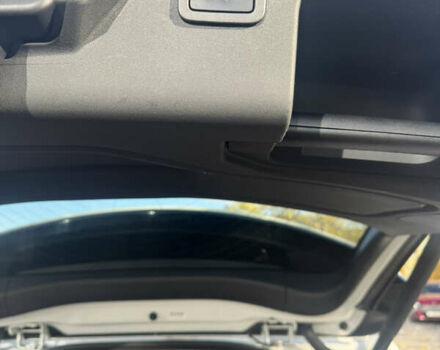 Білий Ленд Ровер Discovery Sport, об'ємом двигуна 2 л та пробігом 173 тис. км за 17500 $, фото 16 на Automoto.ua