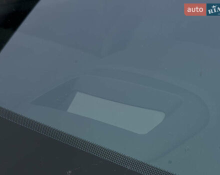 Белый Ленд Ровер Discovery Sport, объемом двигателя 2 л и пробегом 141 тыс. км за 19999 $, фото 8 на Automoto.ua