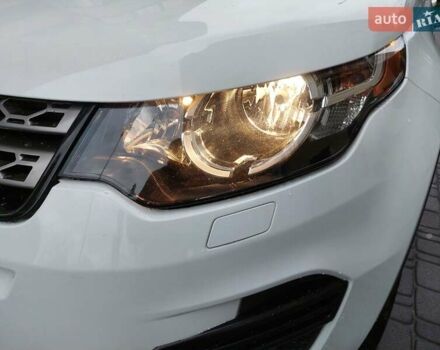 Ленд Ровер Discovery Sport 2016 в Киеве на Automoto.ua Белый Ленд Ровер Discovery Sport, объемом двигателя 2 л и пробегом 28 тыс. км за 16999 $, фото 9 на Automoto.ua