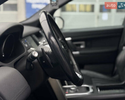 Белый Ленд Ровер Discovery Sport, объемом двигателя 2 л и пробегом 141 тыс. км за 19999 $, фото 18 на Automoto.ua