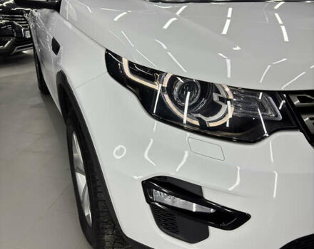 Белый Ленд Ровер Discovery Sport, объемом двигателя 2 л и пробегом 175 тыс. км за 21500 $, фото 4 на Automoto.ua