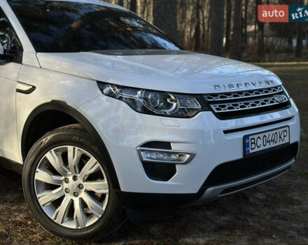 Белый Ленд Ровер Discovery Sport, объемом двигателя 2 л и пробегом 102 тыс. км за 18999 $, фото 2 на Automoto.ua