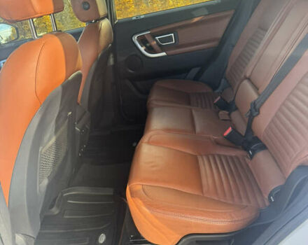 Білий Ленд Ровер Discovery Sport, об'ємом двигуна 2 л та пробігом 173 тис. км за 17500 $, фото 12 на Automoto.ua