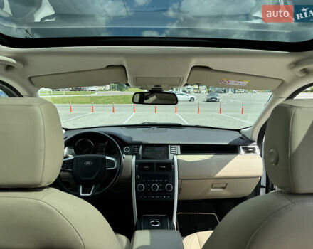 Белый Ленд Ровер Discovery Sport, объемом двигателя 2 л и пробегом 115 тыс. км за 19900 $, фото 10 на Automoto.ua