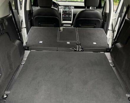 Білий Ленд Ровер Discovery Sport, об'ємом двигуна 2 л та пробігом 118 тис. км за 18099 $, фото 23 на Automoto.ua