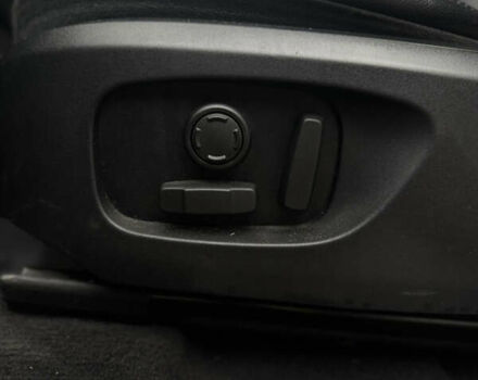 Белый Ленд Ровер Discovery Sport, объемом двигателя 2 л и пробегом 193 тыс. км за 18499 $, фото 25 на Automoto.ua