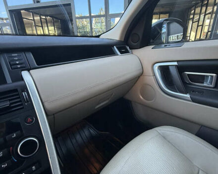 Білий Ленд Ровер Discovery Sport, об'ємом двигуна 2 л та пробігом 122 тис. км за 17500 $, фото 70 на Automoto.ua