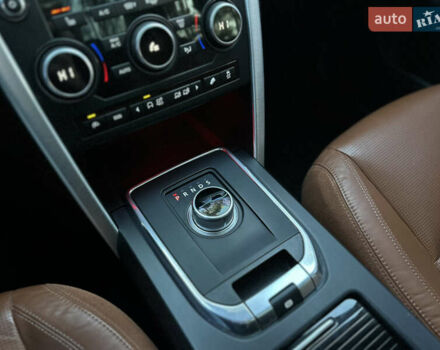 Белый Ленд Ровер Discovery Sport, объемом двигателя 2 л и пробегом 102 тыс. км за 18999 $, фото 26 на Automoto.ua