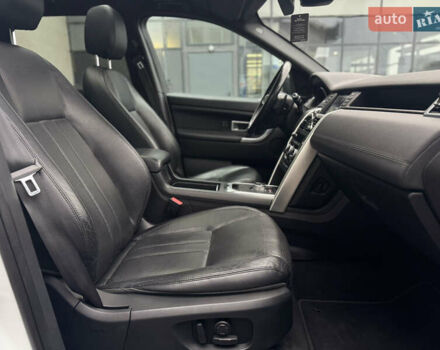 Белый Ленд Ровер Discovery Sport, объемом двигателя 2 л и пробегом 141 тыс. км за 19999 $, фото 30 на Automoto.ua