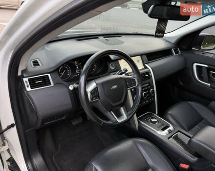 Белый Ленд Ровер Discovery Sport, объемом двигателя 2 л и пробегом 158 тыс. км за 17500 $, фото 65 на Automoto.ua
