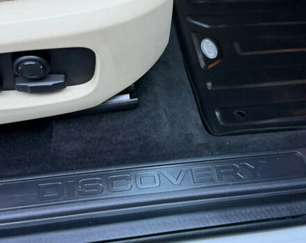 Білий Ленд Ровер Discovery Sport, об'ємом двигуна 2 л та пробігом 122 тис. км за 17500 $, фото 38 на Automoto.ua