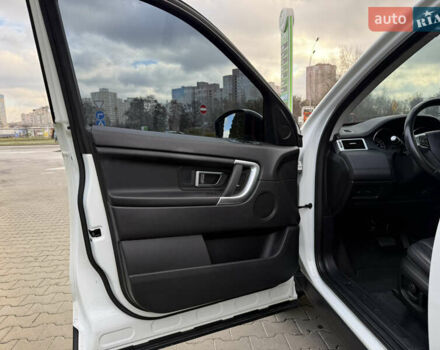 Белый Ленд Ровер Discovery Sport, объемом двигателя 2 л и пробегом 158 тыс. км за 17500 $, фото 68 на Automoto.ua