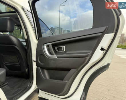 Белый Ленд Ровер Discovery Sport, объемом двигателя 2 л и пробегом 158 тыс. км за 17500 $, фото 53 на Automoto.ua