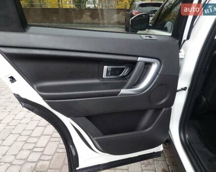 Ленд Ровер Discovery Sport 2016 в Киеве на Automoto.ua Белый Ленд Ровер Discovery Sport, объемом двигателя 2 л и пробегом 28 тыс. км за 16999 $, фото 23 на Automoto.ua