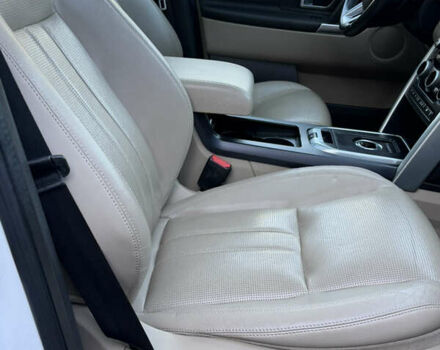 Білий Ленд Ровер Discovery Sport, об'ємом двигуна 2 л та пробігом 122 тис. км за 17500 $, фото 37 на Automoto.ua