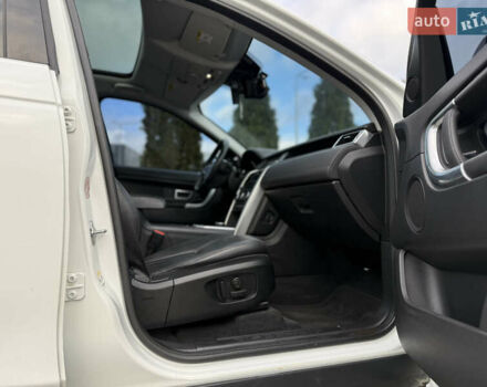 Белый Ленд Ровер Discovery Sport, объемом двигателя 2 л и пробегом 158 тыс. км за 17500 $, фото 48 на Automoto.ua