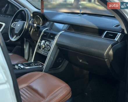 Белый Ленд Ровер Discovery Sport, объемом двигателя 2 л и пробегом 102 тыс. км за 18999 $, фото 21 на Automoto.ua