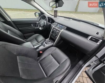 Білий Ленд Ровер Discovery Sport, об'ємом двигуна 2.2 л та пробігом 165 тис. км за 21950 $, фото 58 на Automoto.ua