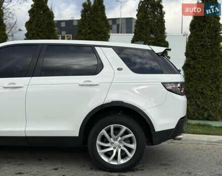 Белый Ленд Ровер Discovery Sport, объемом двигателя 2 л и пробегом 158 тыс. км за 17500 $, фото 6 на Automoto.ua