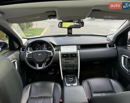 Белый Ленд Ровер Discovery Sport, объемом двигателя 2 л и пробегом 158 тыс. км за 17500 $, фото 15 на Automoto.ua