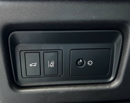 Белый Ленд Ровер Discovery Sport, объемом двигателя 2 л и пробегом 210 тыс. км за 17000 $, фото 12 на Automoto.ua