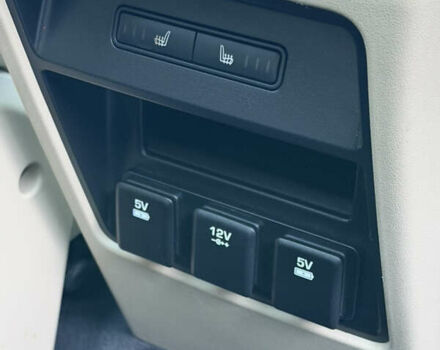 Білий Ленд Ровер Discovery Sport, об'ємом двигуна 2 л та пробігом 122 тис. км за 17500 $, фото 34 на Automoto.ua