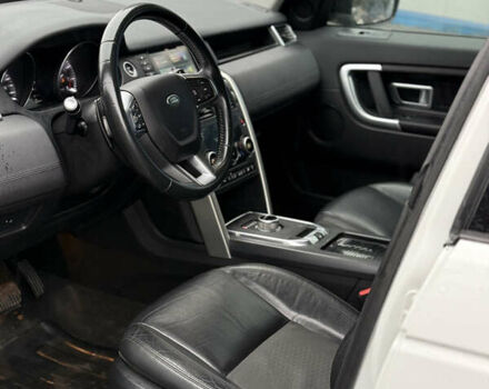 Белый Ленд Ровер Discovery Sport, объемом двигателя 2 л и пробегом 67 тыс. км за 21999 $, фото 15 на Automoto.ua
