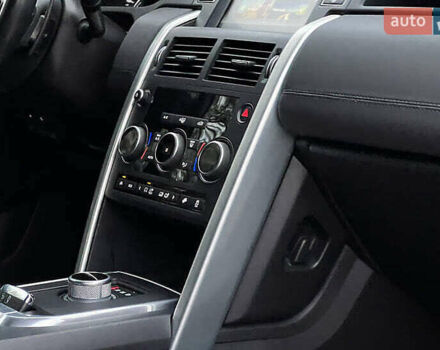 Белый Ленд Ровер Discovery Sport, объемом двигателя 2 л и пробегом 129 тыс. км за 16700 $, фото 25 на Automoto.ua