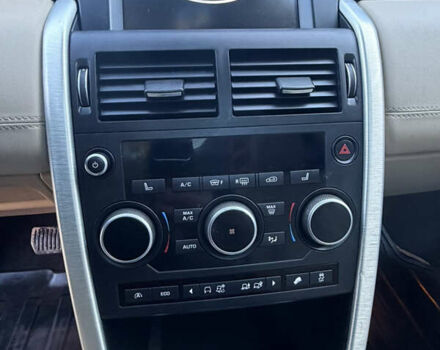 Білий Ленд Ровер Discovery Sport, об'ємом двигуна 2 л та пробігом 122 тис. км за 17500 $, фото 58 на Automoto.ua