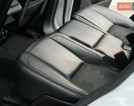 Белый Ленд Ровер Discovery Sport, объемом двигателя 2 л и пробегом 129 тыс. км за 16700 $, фото 19 на Automoto.ua