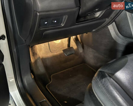 Белый Ленд Ровер Discovery Sport, объемом двигателя 2 л и пробегом 158 тыс. км за 17500 $, фото 79 на Automoto.ua