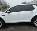 Белый Ленд Ровер Discovery Sport, объемом двигателя 2 л и пробегом 125 тыс. км за 19900 $, фото 7 на Automoto.ua