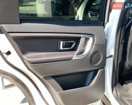Білий Ленд Ровер Discovery Sport, об'ємом двигуна 2 л та пробігом 145 тис. км за 16990 $, фото 20 на Automoto.ua