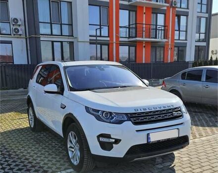 Белый Ленд Ровер Discovery Sport, объемом двигателя 2 л и пробегом 92 тыс. км за 20100 $, фото 2 на Automoto.ua