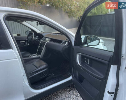 Белый Ленд Ровер Discovery Sport, объемом двигателя 2 л и пробегом 85 тыс. км за 20900 $, фото 11 на Automoto.ua