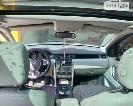 Білий Ленд Ровер Discovery Sport, об'ємом двигуна 2 л та пробігом 155 тис. км за 19000 $, фото 15 на Automoto.ua
